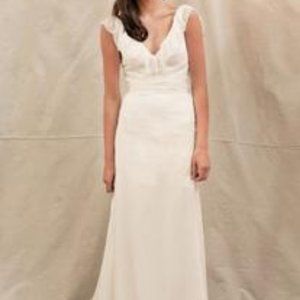 Ivy & Aster 'Anemone'